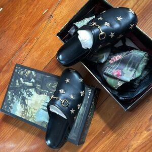 Gucci slides - barely worn! Size 8